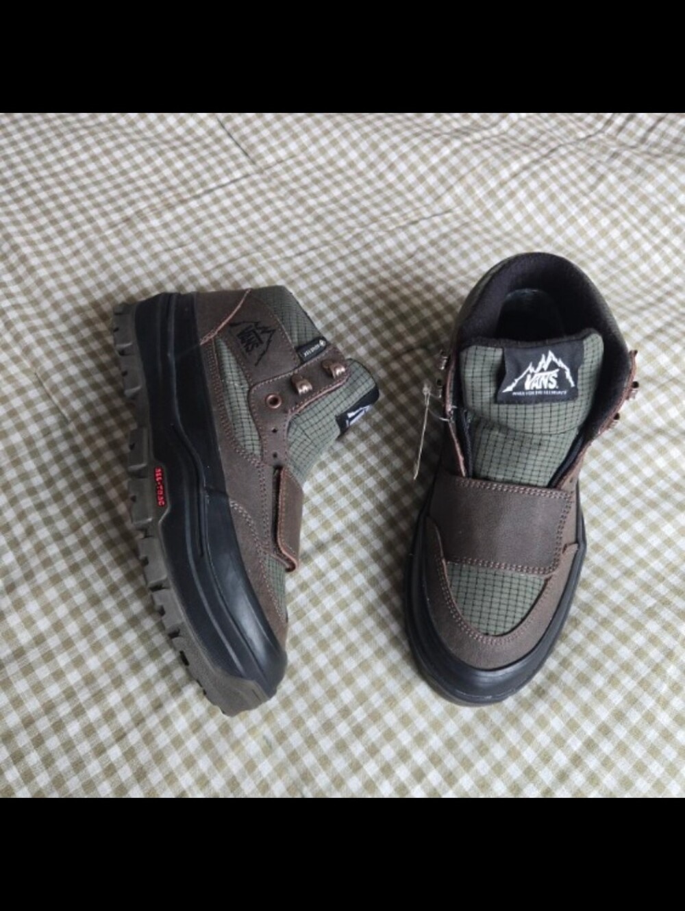 Vans MTE Mid Hiking Women 8.5 Goretex Green Brown 0926